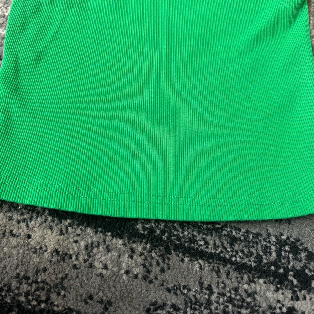 2 AMAZON Ribbed Tank Tops - Picture 6 of 9